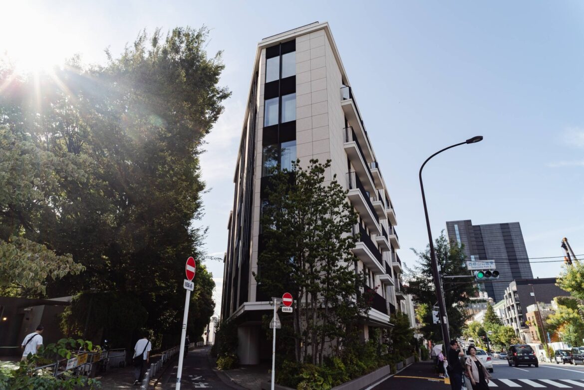 Wealthy foreign nationals picking up ultimate souvenir — a condo in Tokyo