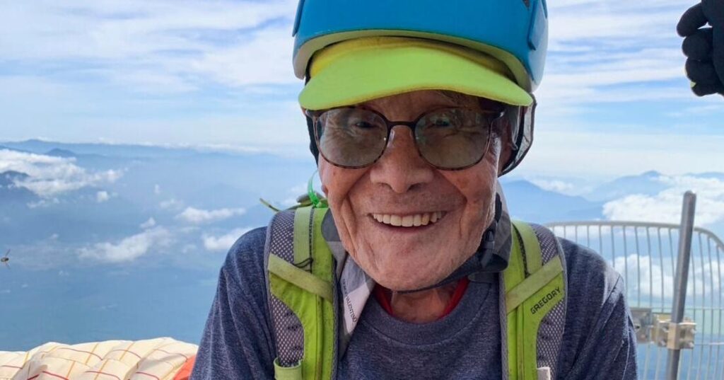 102-year-old becomes oldest person to summit Mount Fuji |