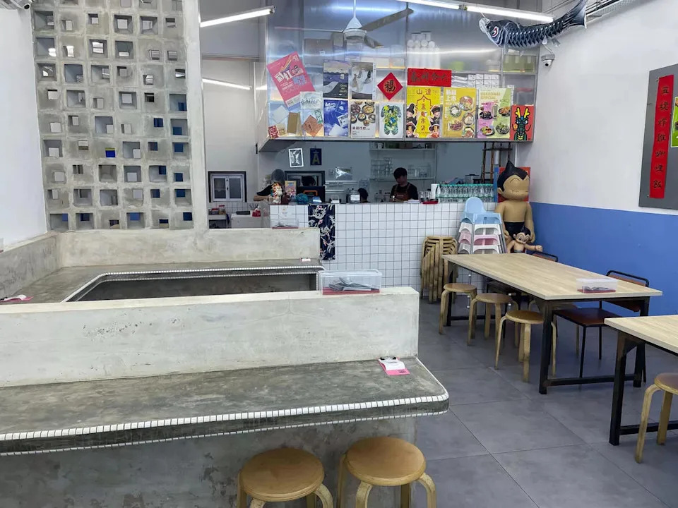 Papasan Canteen - Interior