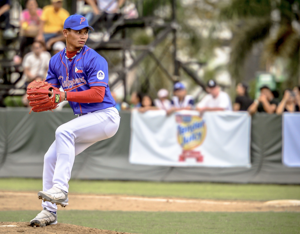 
n Francis Gonzaga PBA PHOTO 