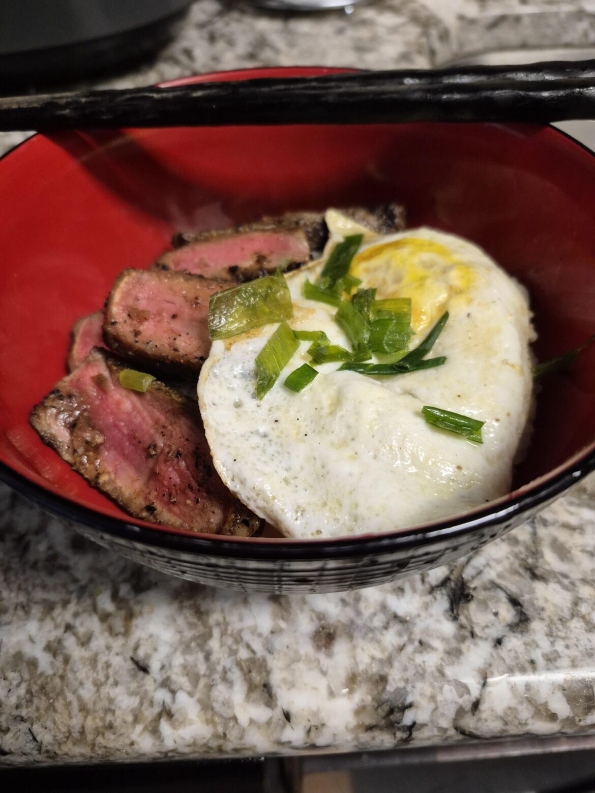 Yakinku rice bowl with egg