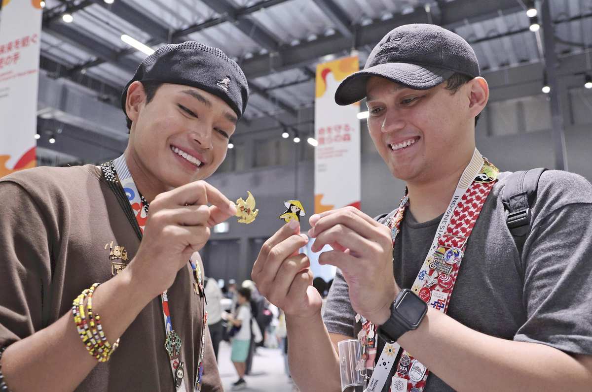 Osaka Expo badges give chance to meet friends from abroad
