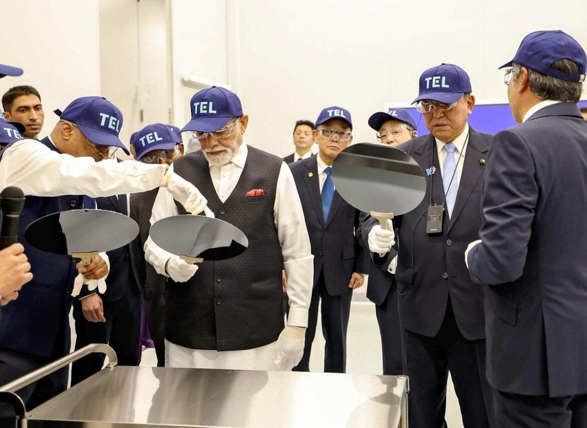 Japan-India ties strengthened with PM Ishiba, Indian counterpart Modi visit to semiconductor factory Japan-India ties strengthened with PM Ishiba, Indian counterpart Modi visit to semiconductor factory