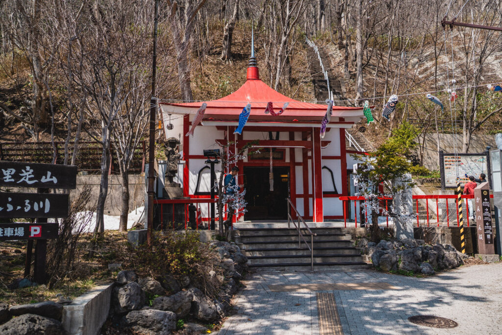 Iwato Kannondo Temple temple entrance