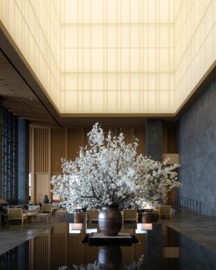 Aman Tokyo lobby.