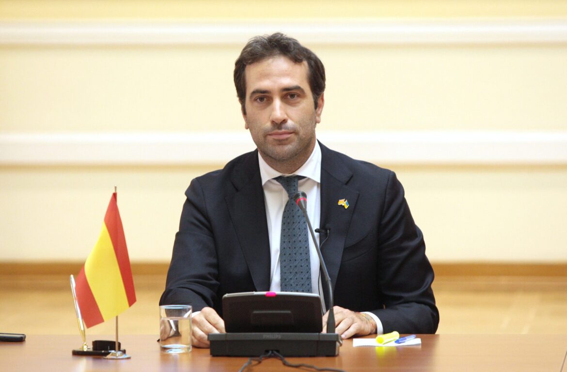 WATCH: Spain’s polyglot economy minister wows investors in Tokyo by speaking Japanese for over two minutes WATCH: Spain's polyglot economy minister wows investors in Tokyo by speaking Japanese for over two minutes