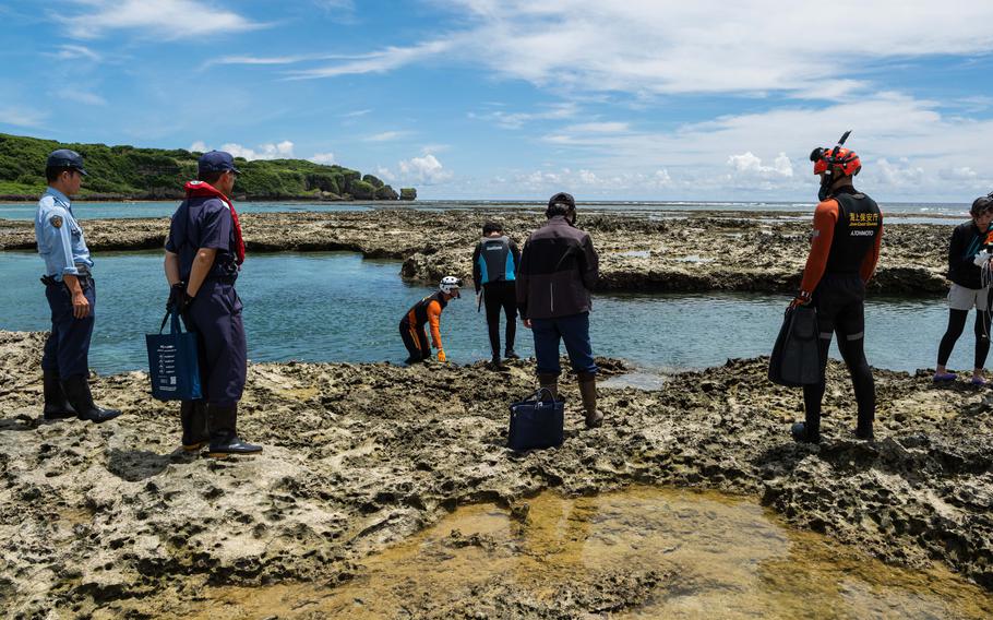 Demonstration participants and instructors walked offshore.