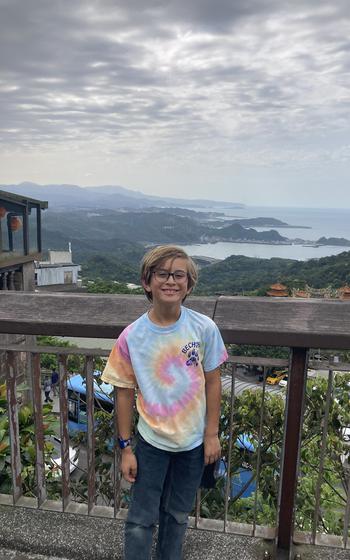 Marcos’ kid poses for a photo in Taipei’s central park.