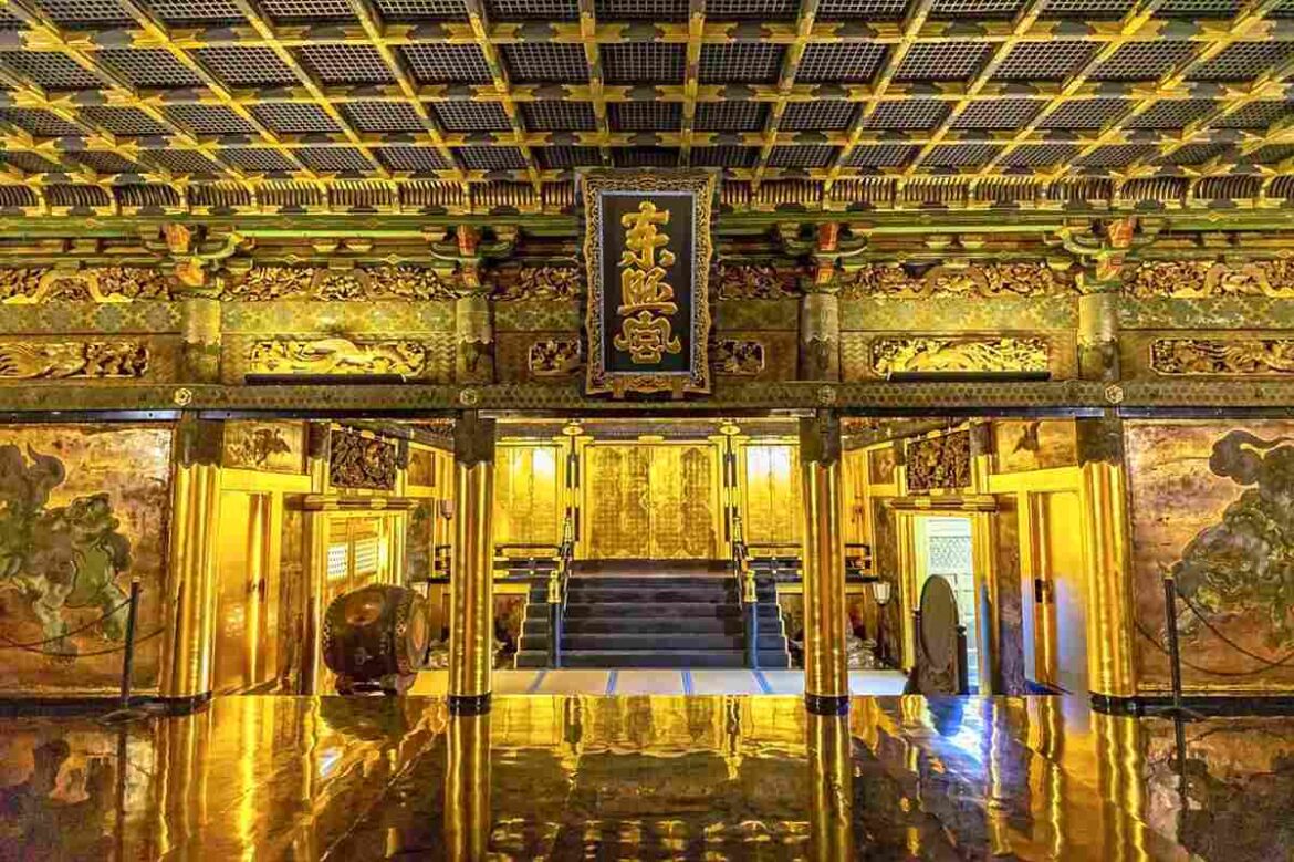 Tokyo’s Ueno Toshogu Shrine is aglow in gold Tokyo’s Ueno Toshogu Shrine, Aglow with Gold, to Accept Visitors to Usually Closed Structure in November