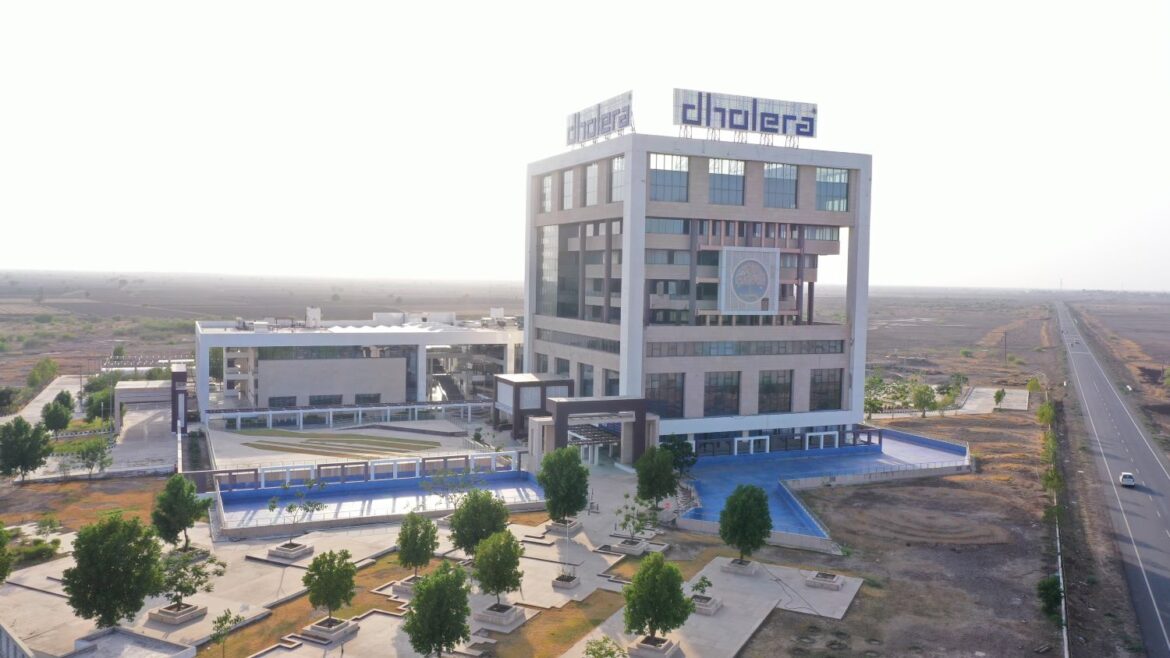 India and Japan’s New Hub of Economic Diplomacy Varuna Shankar 1 India smart city