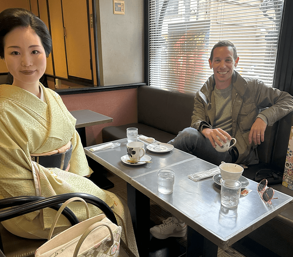 Insider Tyler and Tomitsuyu having tea