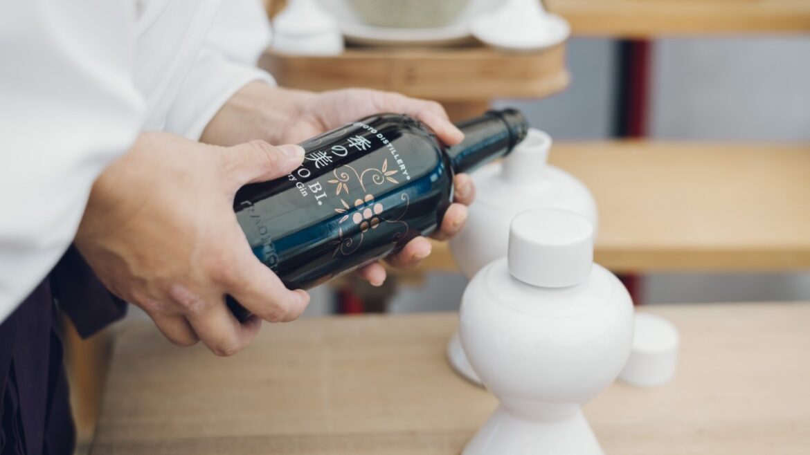 The Japanese distillery bringing Kyoto craft gin to the world – The Luxe Review