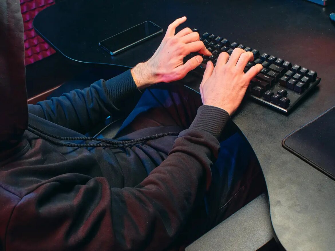 Trouble in spaceship? Fake astronaut swindles $6,700 out of elderly Japanese woman