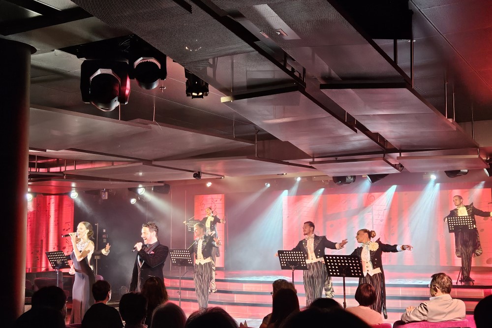 main theater show on mitsui oceean fuji cruise ship