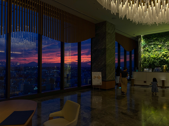 Reception on the 23rd floor of "Beautiful Restaurant". If the weather is nice, you can see Mt. Fuji./Photo = Kim Ji-eun Travel + Reporter