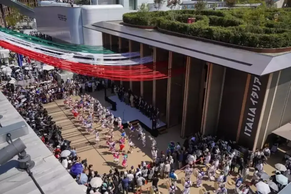 Italy Pavilion's national week starts, drawing large crowds