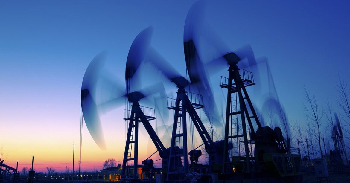 Japanese Equities Slump as Investors Dump Tech Stocks Japanese Equities Slump as Investors Dump Tech Stocks