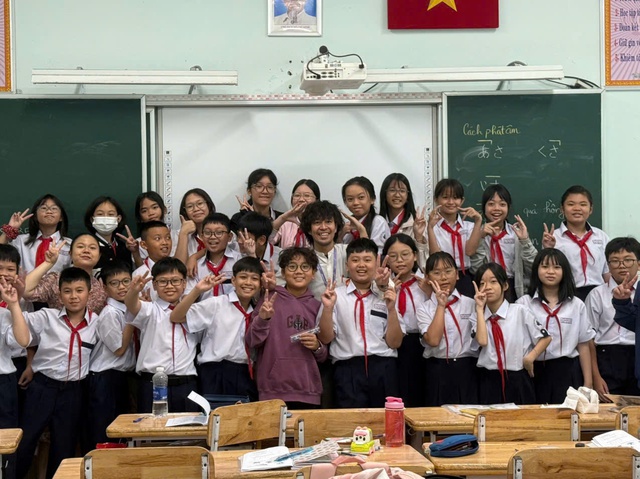 Japan sends teachers to support Japanese language classes at 18 Ho Chi Minh City schools- Ảnh 1.