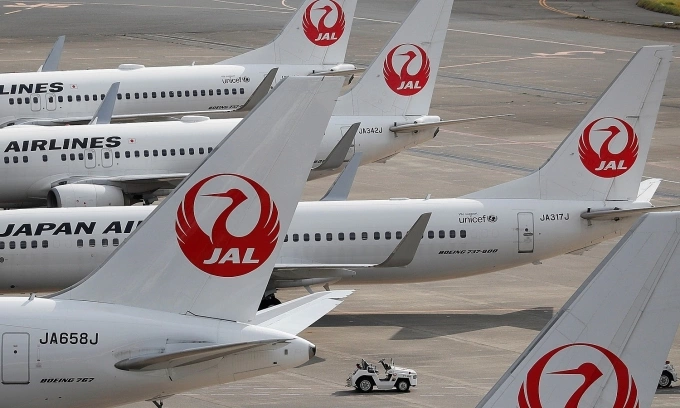 Japan's 2nd largest airline apologizes after flights delayed over drunk pilot