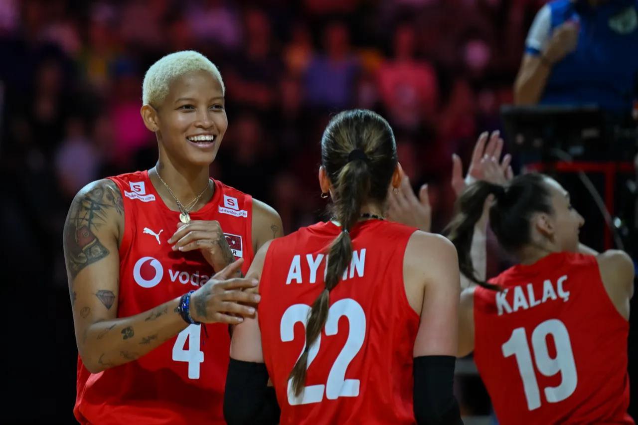 Türkiye advances to volleyball world championship quarterfinals with Slovenia victory