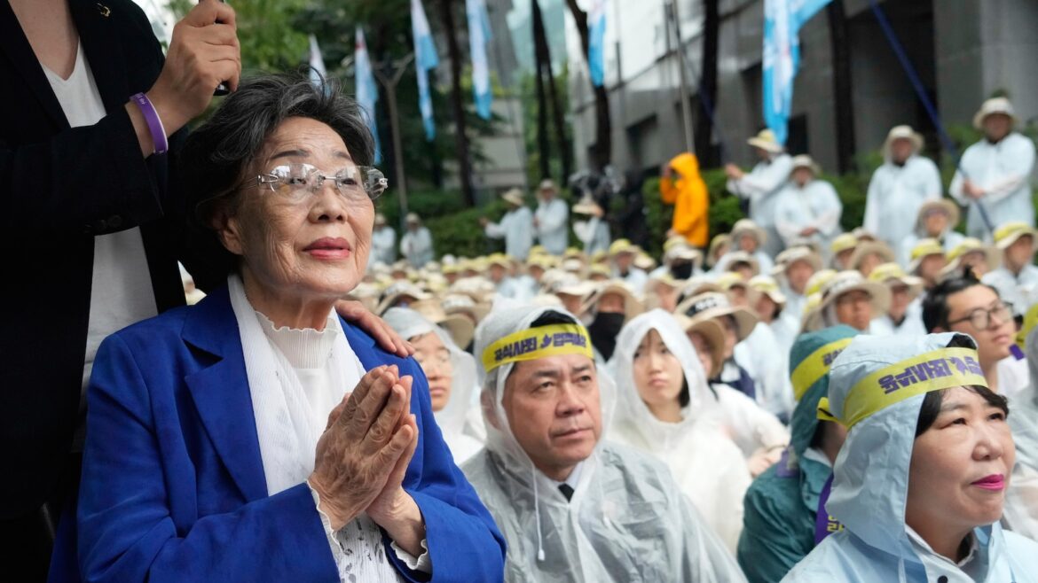 Japan and South Korea show enduring rift over sexual slavery issue in letters to UN Japan and South Korea show enduring rift over sexual slavery issue in letters to UN