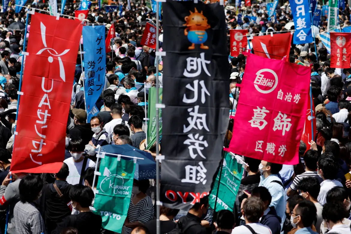 Japan’s unions seek minimum 5% wage hike in upcoming pay talks Japan’s unions seek minimum 5% wage hike in upcoming pay talks