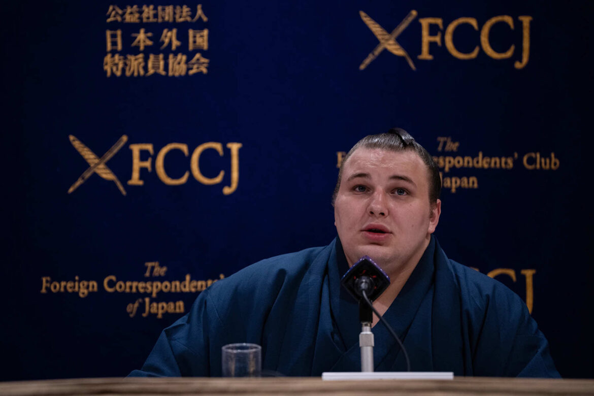 Ukrainian-born sumo wrestler rises to elite rank in Japan years after fleeing brutal Russian invasion Ukrainian-born sumo wrestler rises to elite rank in Japan years after fleeing brutal Russian invasion