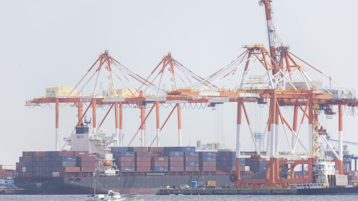 Japan September exports rebound, after four straight months of declines
