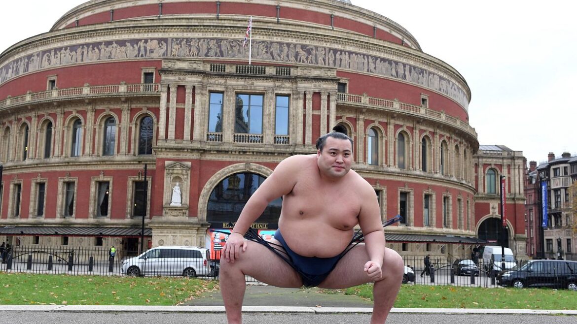 Video. Sumo wrestlers bring ancient Japanese tradition to London Video. Sumo wrestlers bring ancient Japanese tradition to London