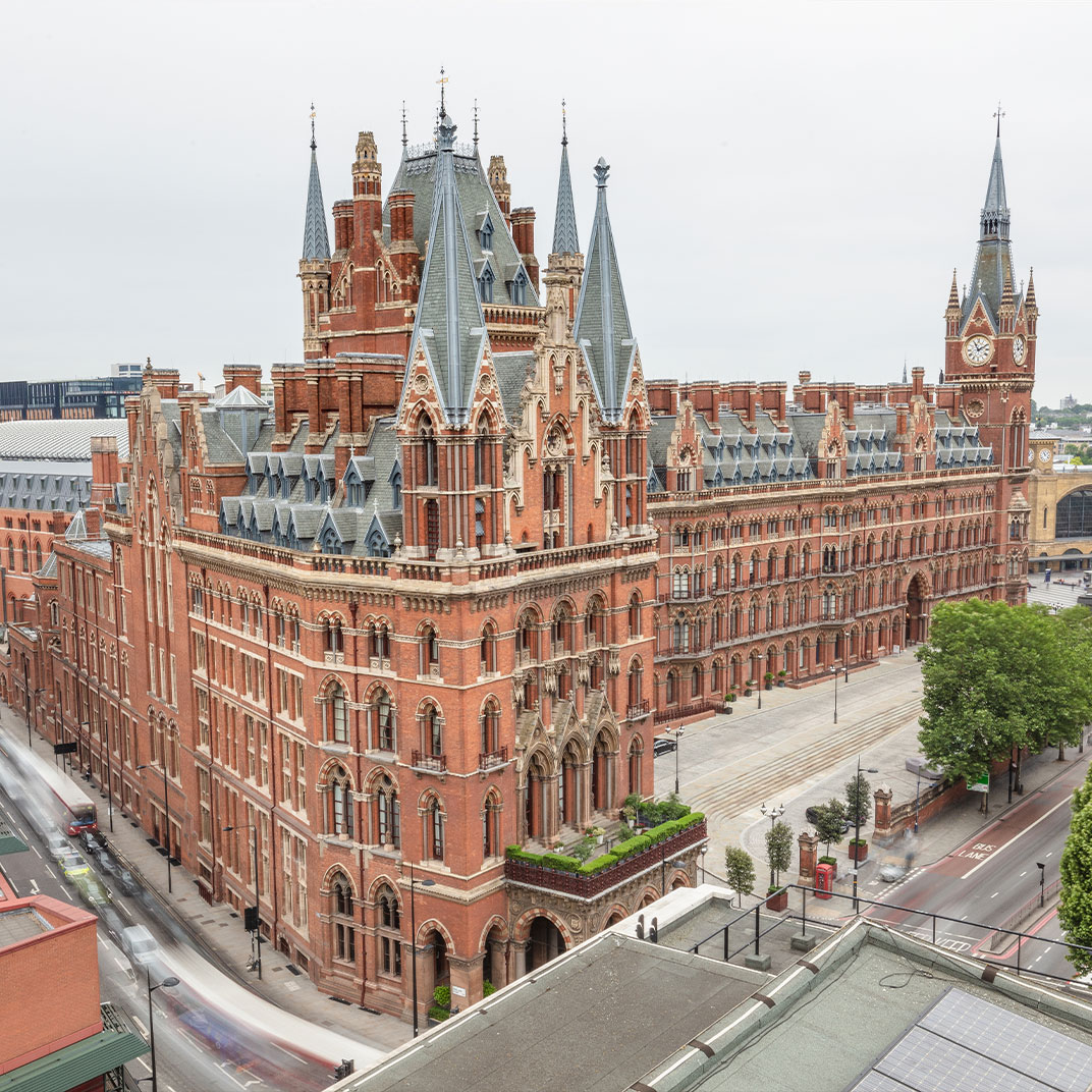 The iconic exterior of the St. Pancras London hotel, which forms part of the station itself (© St. Pancras London)