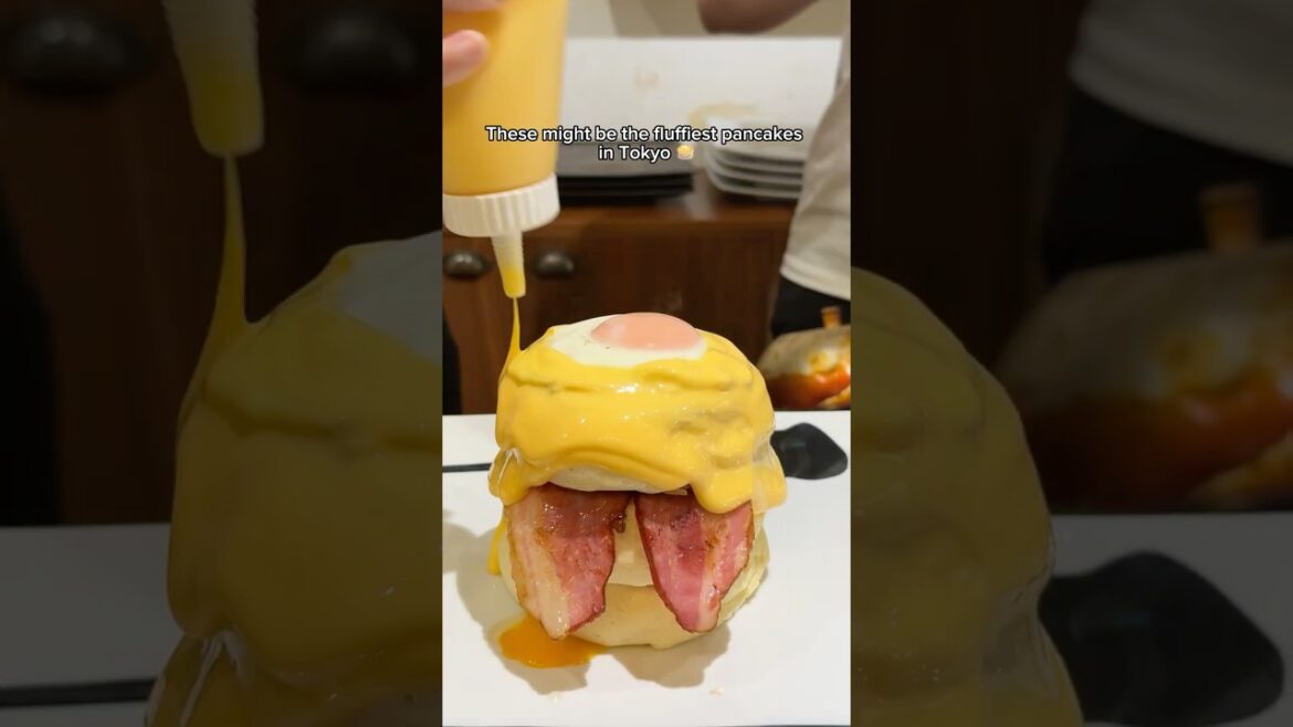 FLUFFY pancakes in Tokyo!! 🥞☁️