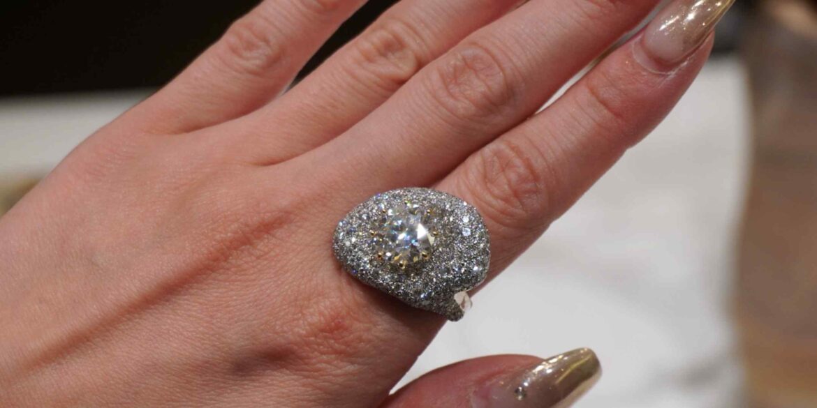 Tokyo department store seeks global market with custom diamonds Tokyo department store seeks global market with custom diamonds