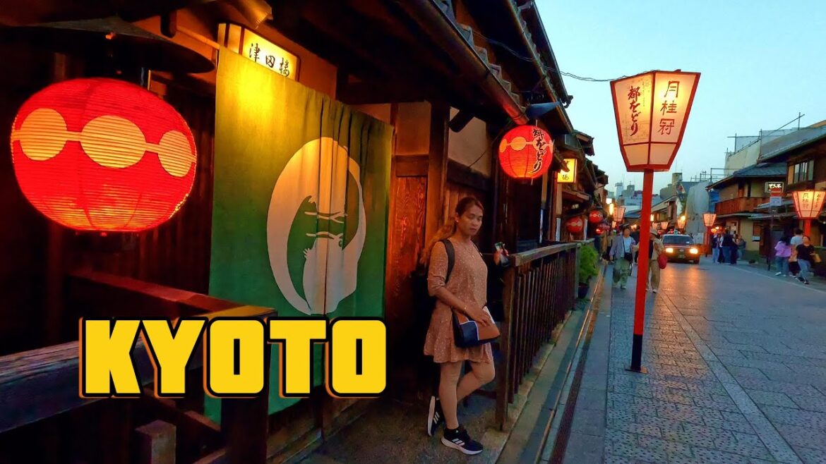 EXPLORING KYOTO 🇯🇵 Walking tour the historic streets of Kyoto | Bamboo Forest tour