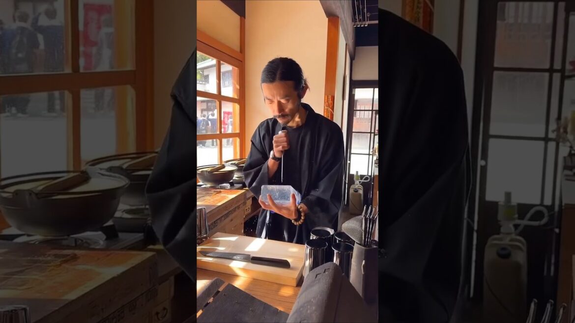 [士水] This popular restaurant offers a one-soup, one-dish breakfast and freshly brewed Japanese tea.