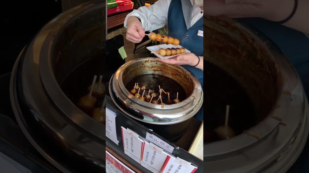 Have you ever tried this Japanese street food? #streetfood #food #japanesefood #japaneseculture