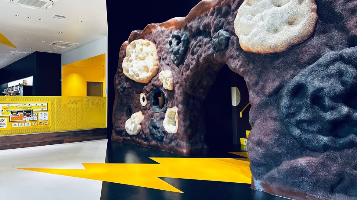 Factory Tour: Black Thunder Chocolate Bar (ブラックサンダーワクザクファクトリー) | Aichi, Japan