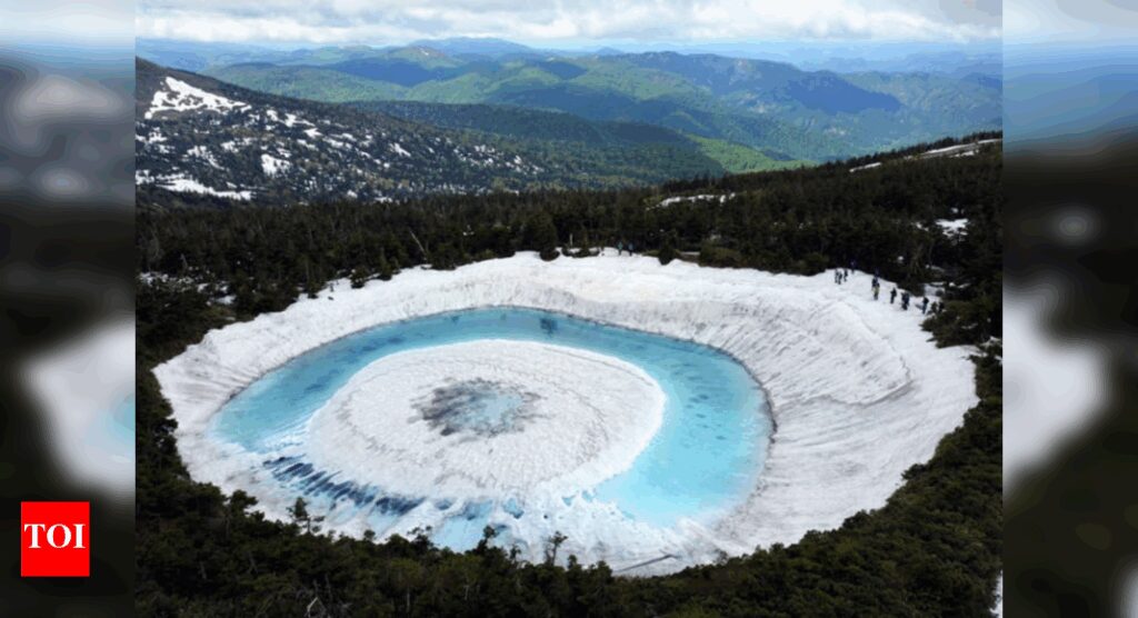 Japan’s mysterious lake that transforms into a ‘dragon eye’: Is it science or magic? |