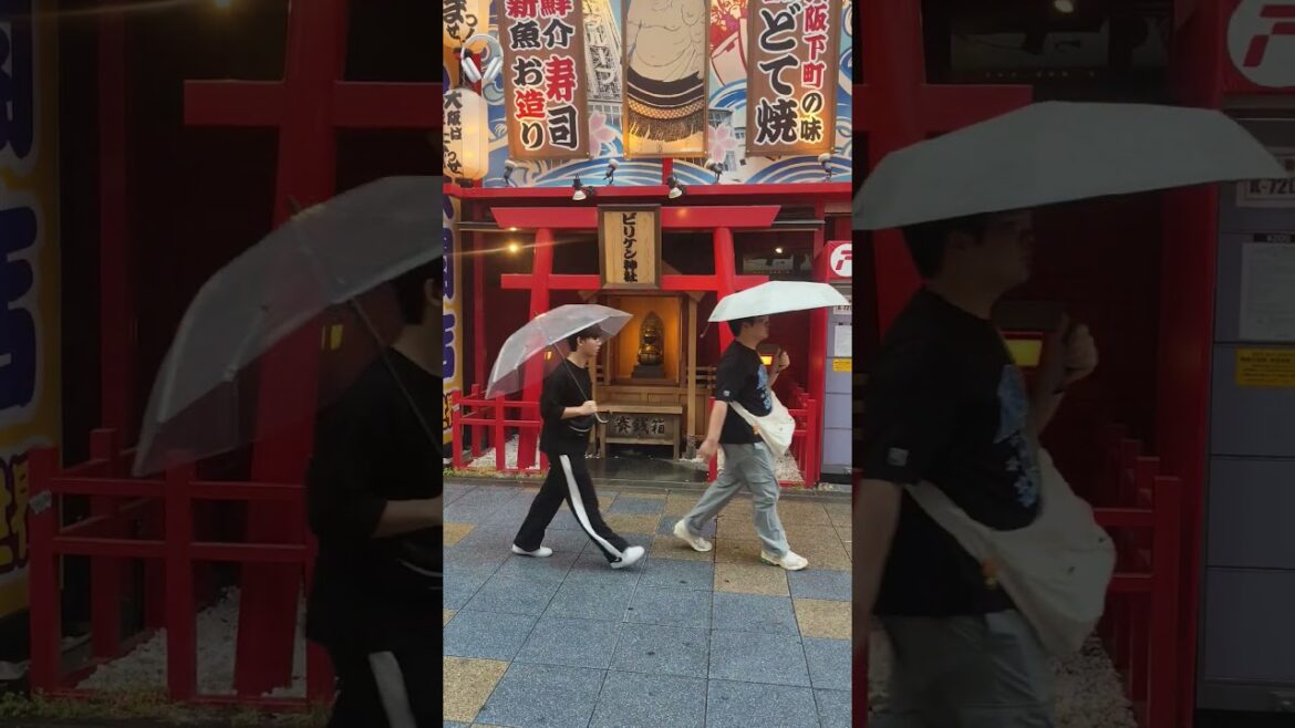 Tsutenkaku - Osaka's Ironic Tower 🇯🇵 #shorts #tsutenkaku #osakatower #japantravel #exploreosaka