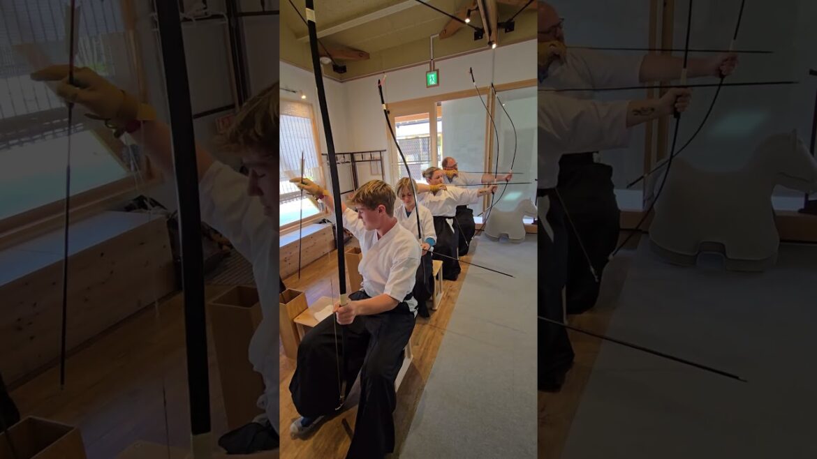 Japanese Archery Experience, Hiroshima Castle, Japan!  #japantravel #hiroshima