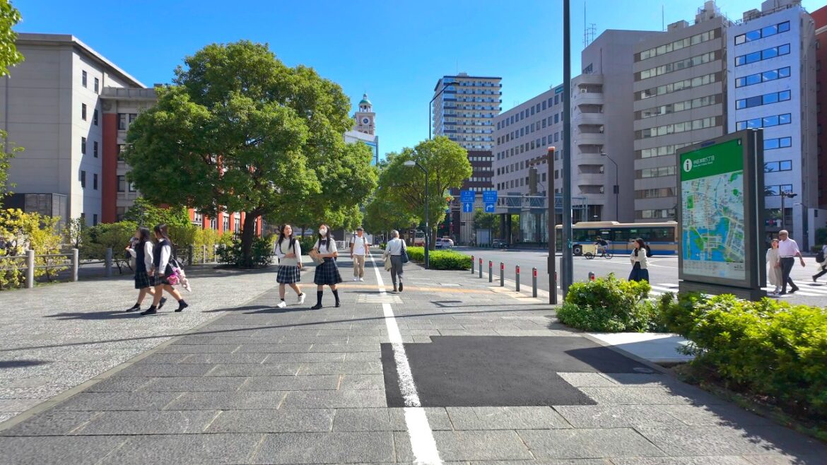 Kanagawa Yokohama Station to Motomachi-Chukagai Station Walk - Japan 4K HDR
