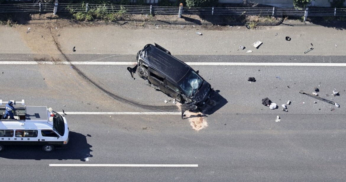 2 dead, others injured after truck, car collide on expressway near Tokyo