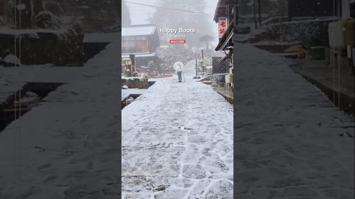 Snowfall in Magome, Japan. #travel #japan #traditionalvillage #shorts