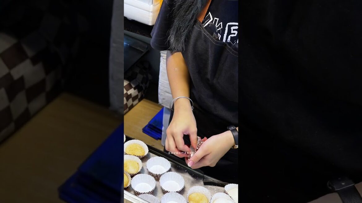 Mochi Mochi! Sesame or Peanut? Which flavor is your choice? đ„â«ïžđ€đ€ Mochi Mochi! Sesame or Peanut? Which flavor is your choice? đ„â«ïžđ€đ€