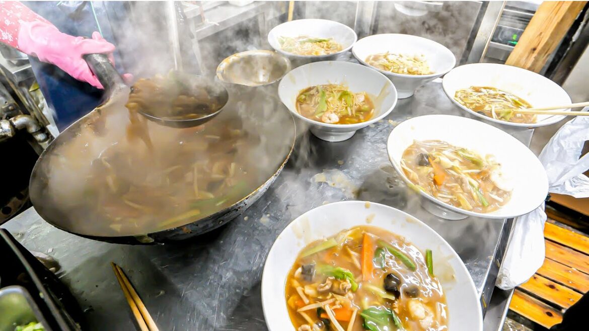 怒涛のちゃんぽん注文ラッシュ！夫婦が繰り出す“爆速鍋振り”がヤバすぎる！