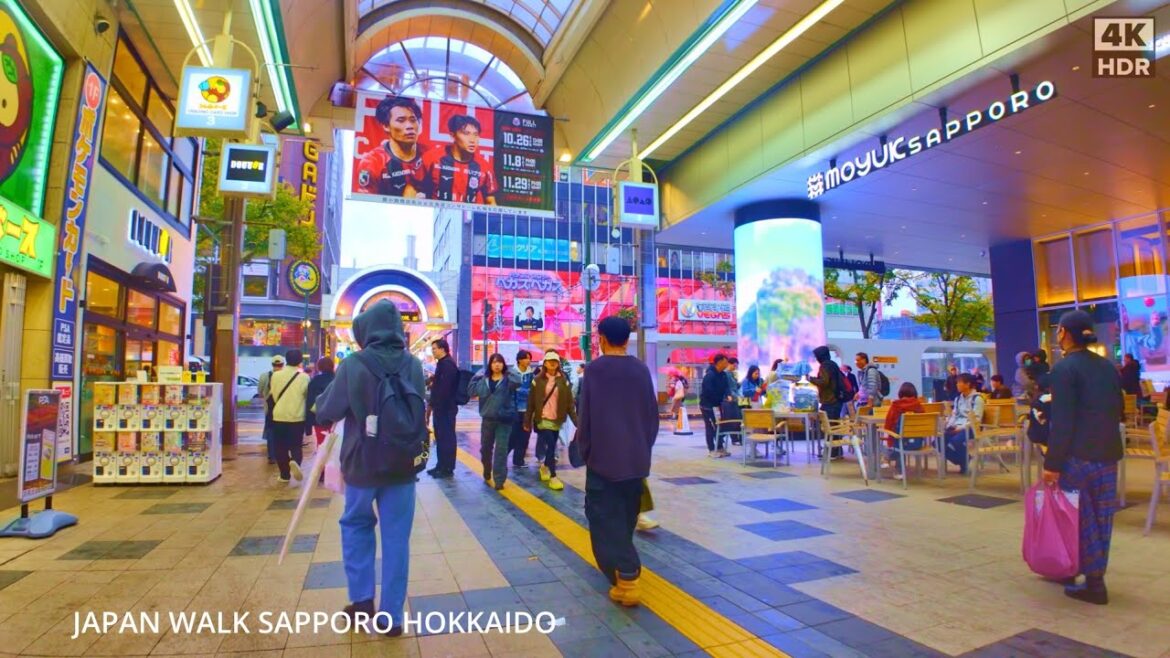 北海道札幌大通公園から札幌時計台を通って狸小路商店街へ歩く4k Japan rainy walk Sapporo Hokkaido 北海道札幌大通公園から札幌時計台を通って狸小路商店街へ歩く4k Japan rainy walk Sapporo Hokkaido