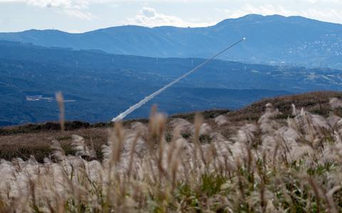 Marines fire HIMARS from training range near Mount Fuji for first time Marines fire HIMARS from training range near Mount Fuji for first time