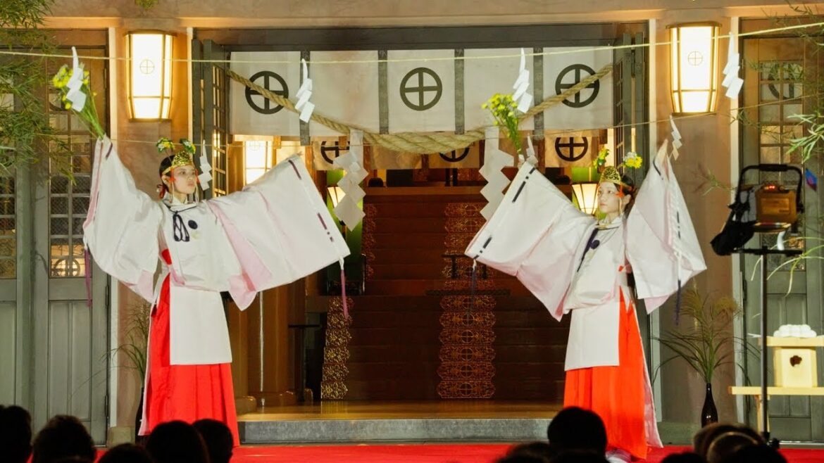 Shrine Maiden Dance | Toyosaka Dance | Terukuni Shrine, Kagoshima, Japan #巫女舞 #豊栄の舞 Shrine Maiden Dance | Toyosaka Dance | Terukuni Shrine, Kagoshima, Japan #巫女舞 #豊栄の舞
