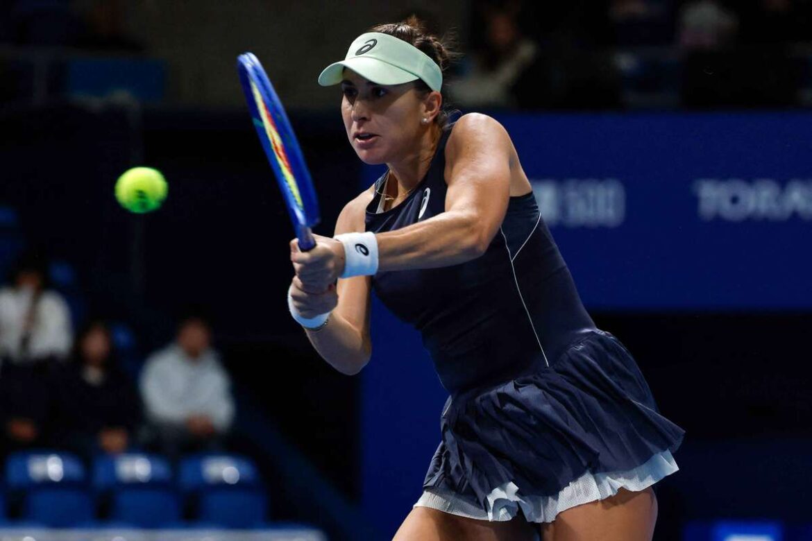 Belinda Bencic battles past Sofia Kenin to set up Tokyo final with Linda Noskova Belinda Bencic battles past Sofia Kenin to set up Tokyo final with Linda Noskova