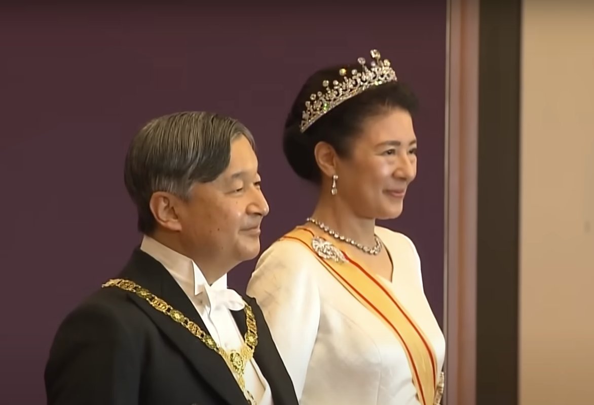 The Emperor and Empress of Japan receive New Year greetings at the Imperial Palace in Tokyo on January 1, 2025 (screencapture)