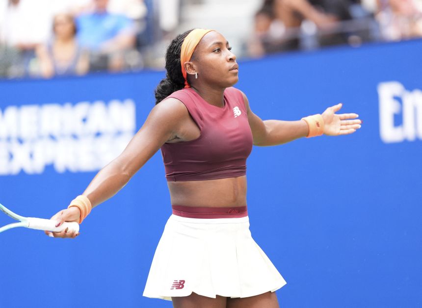 Coco Gauff struggled throughout Monday's match, hitting 21 more unforced errors than Naomi Osaka.